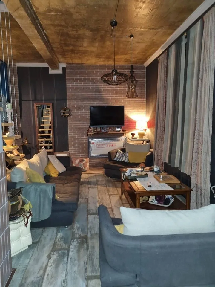 House, Vake - Photo 1 of 4